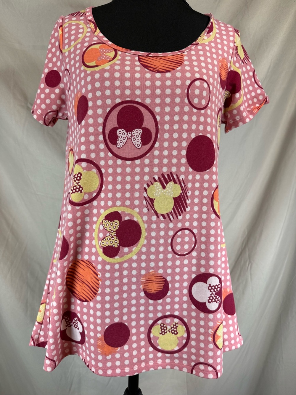 LuLaRoe x Disney Minnie Mouse Polka Dot Classic Tee Pink - Size XS